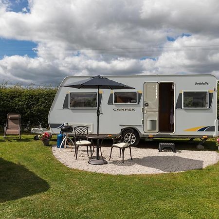 Cosy Caravan On Luxury Campsite Hulme End Exterior photo