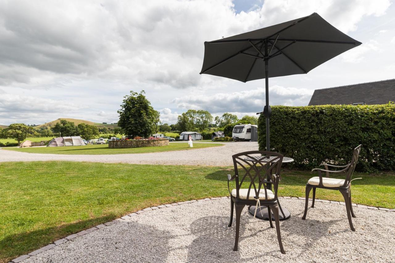 Cosy Caravan On Luxury Campsite Hulme End Exterior photo