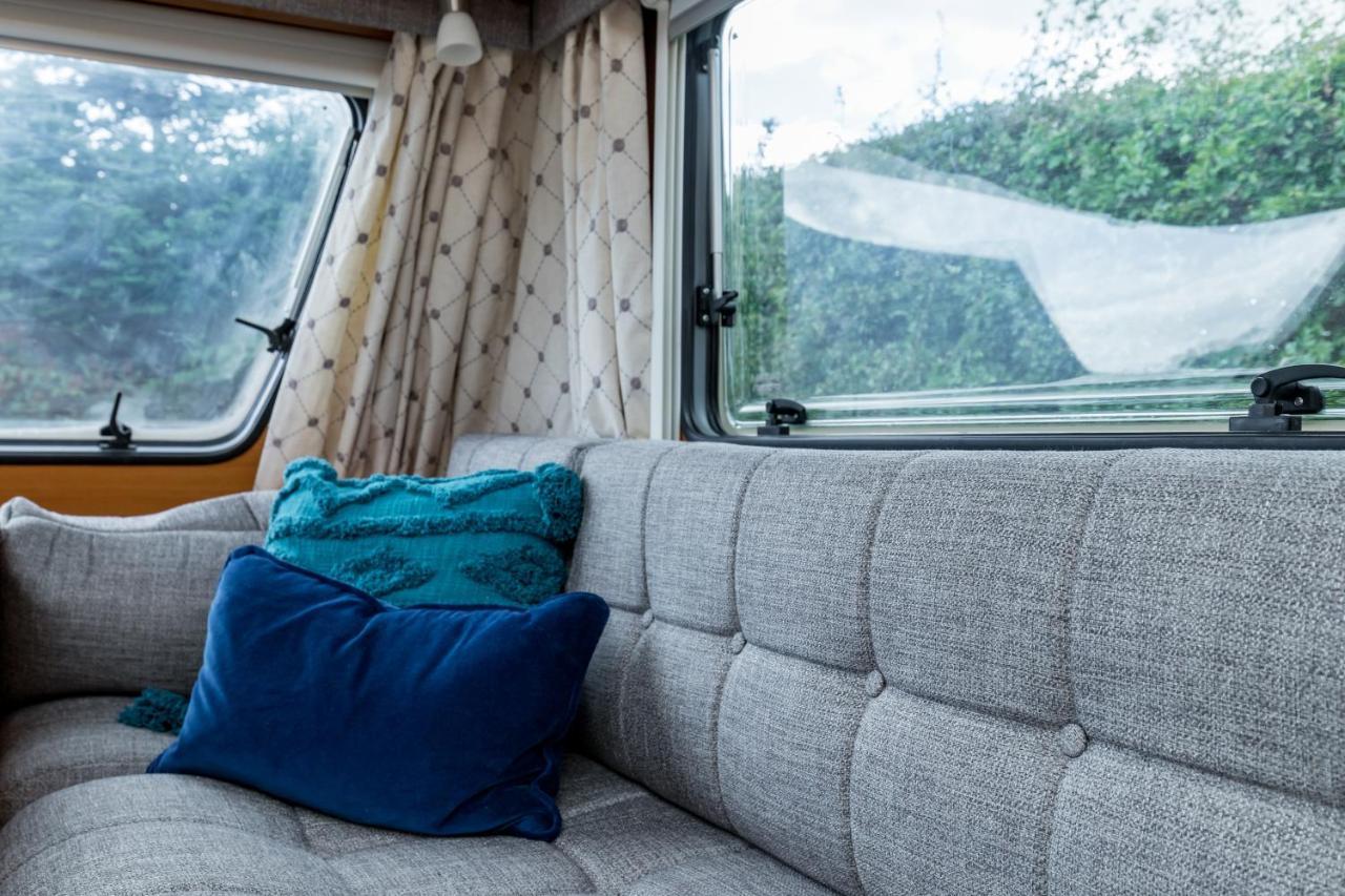 Cosy Caravan On Luxury Campsite Hulme End Exterior photo