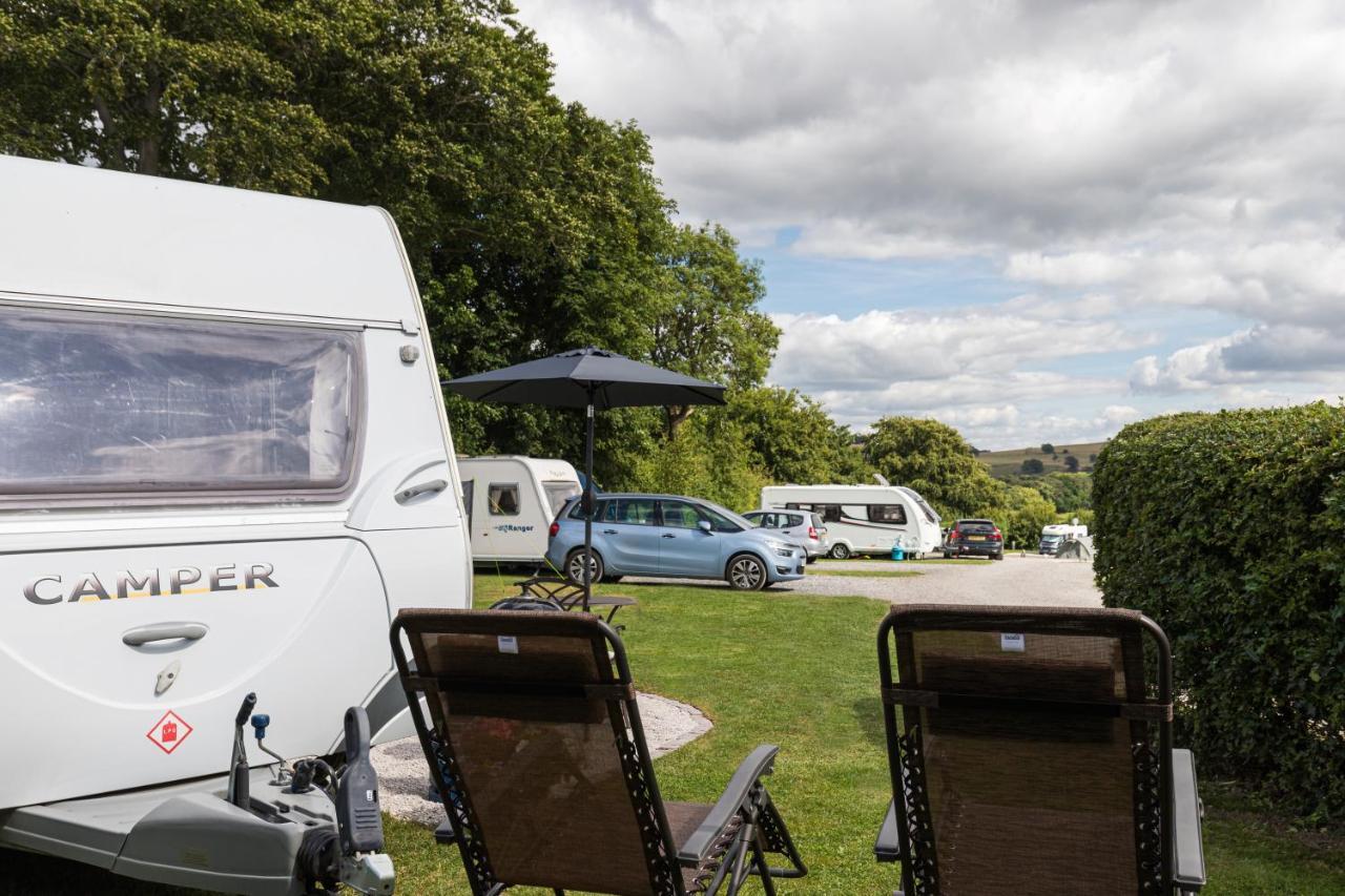 Cosy Caravan On Luxury Campsite Hulme End Exterior photo