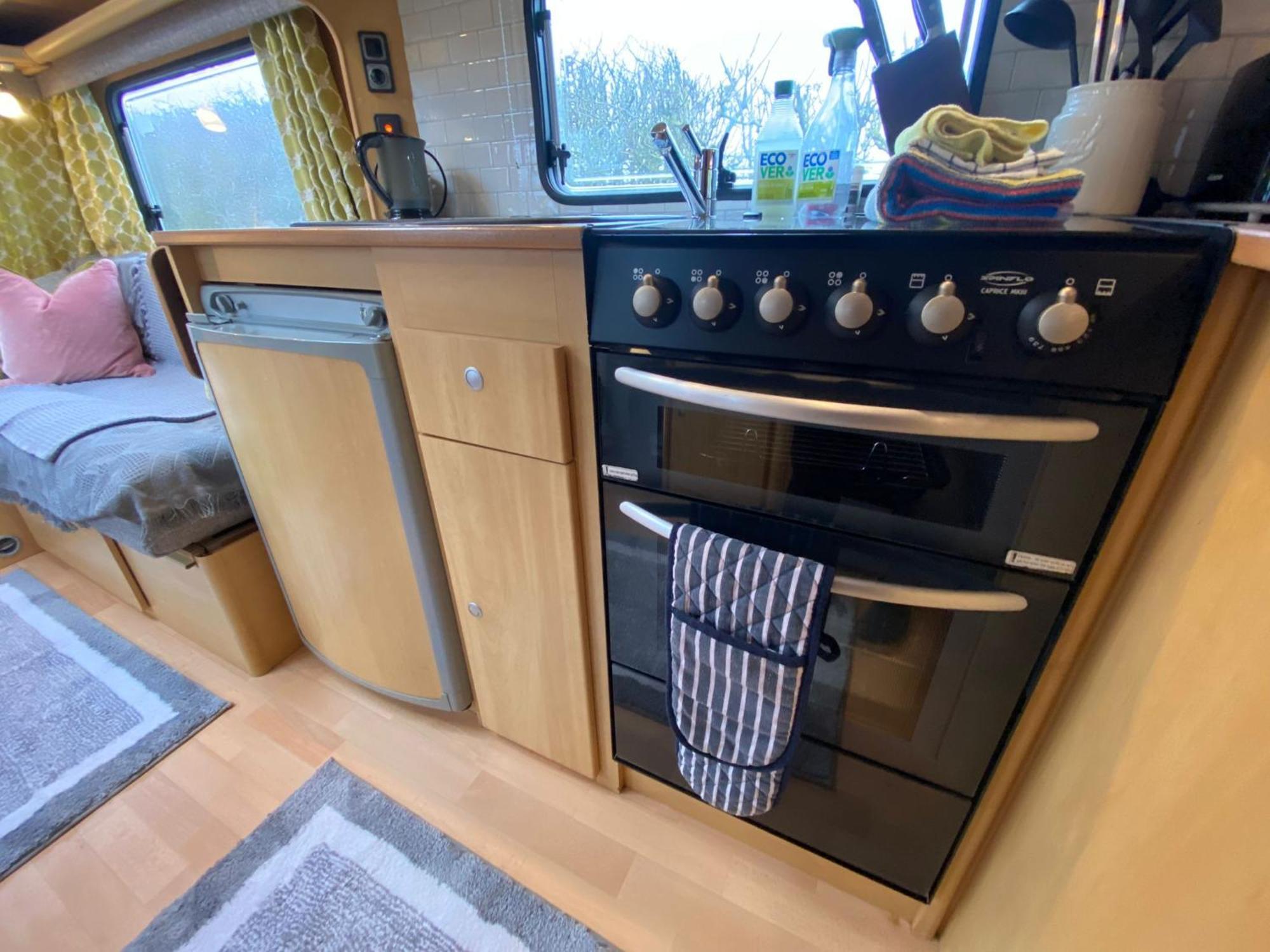 Cosy Caravan On Luxury Campsite Hulme End Exterior photo