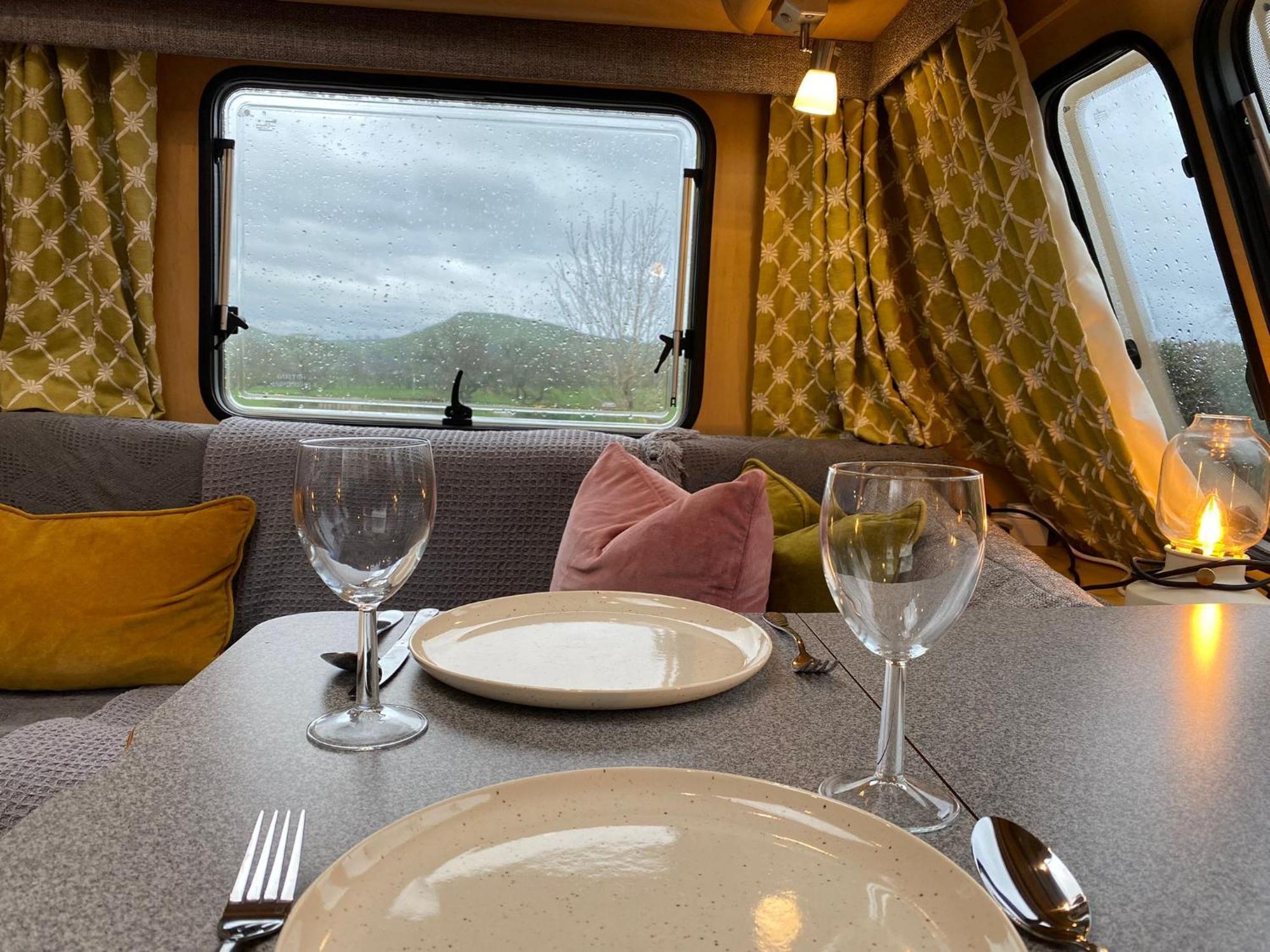 Cosy Caravan On Luxury Campsite Hulme End Exterior photo