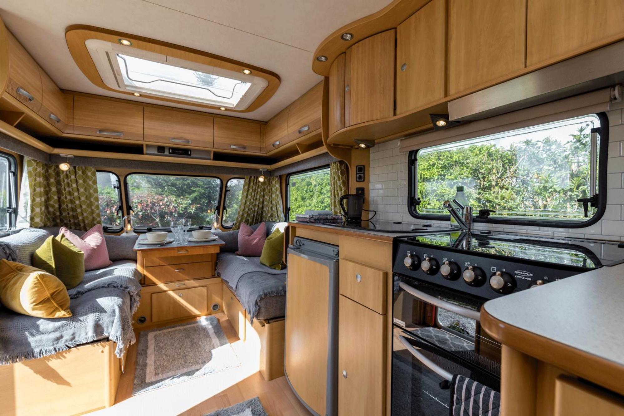 Cosy Caravan On Luxury Campsite Hulme End Exterior photo