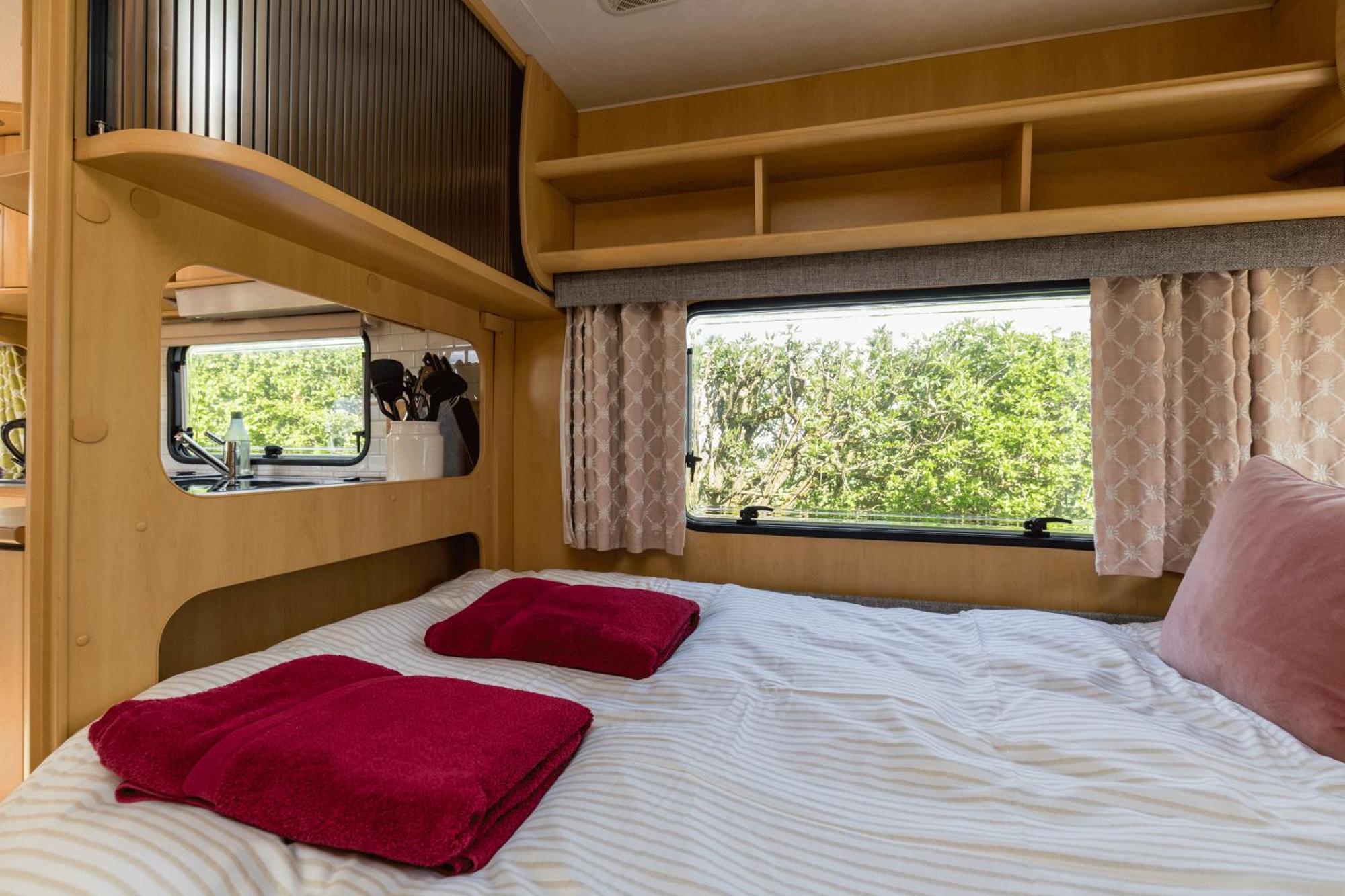 Cosy Caravan On Luxury Campsite Hulme End Exterior photo