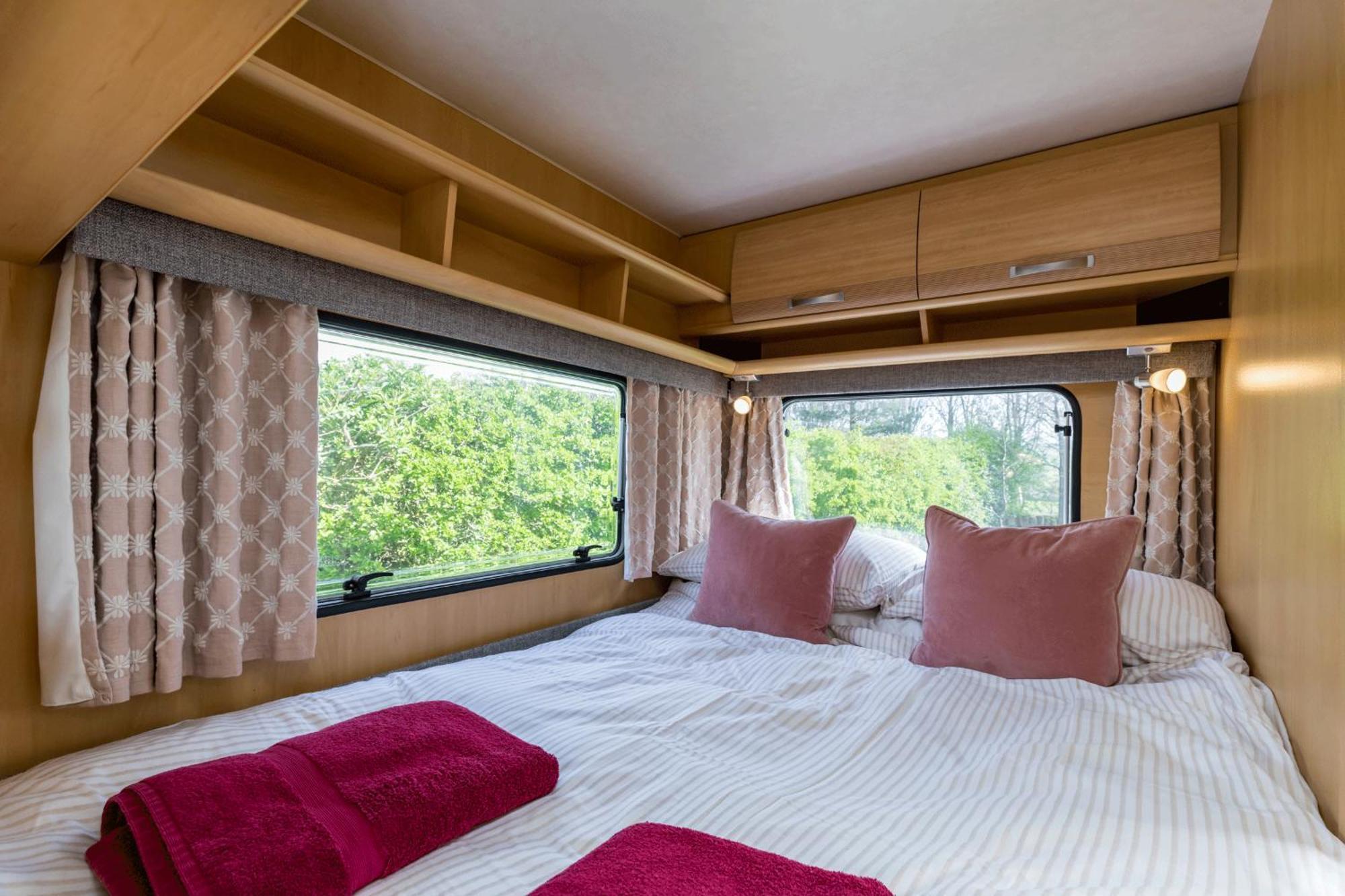 Cosy Caravan On Luxury Campsite Hulme End Exterior photo
