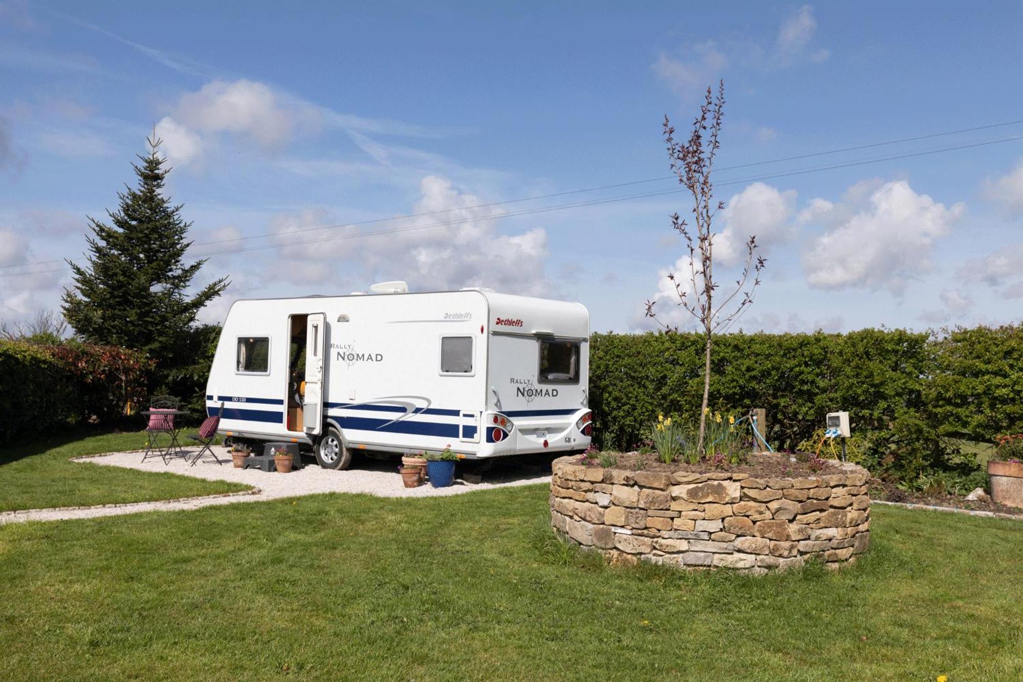 Cosy Caravan On Luxury Campsite Hulme End Exterior photo